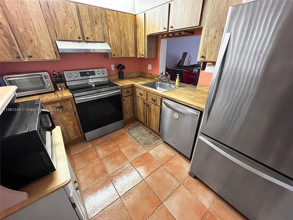 1st image of 17000 NW 67th Ave APT 317