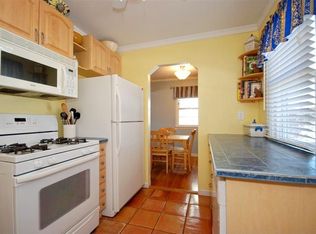 605 10th Ave, New Hyde Park, NY 11040