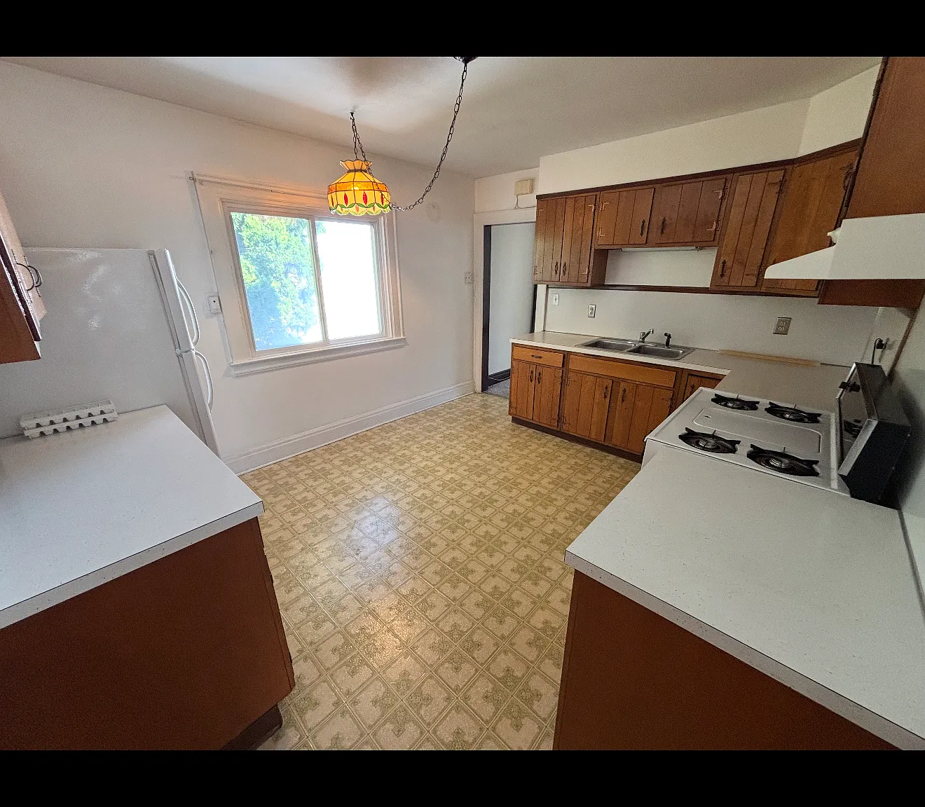 3 bed, $1,800 — Photo 1