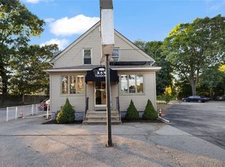 1041 Post Rd, Warwick, RI 02888