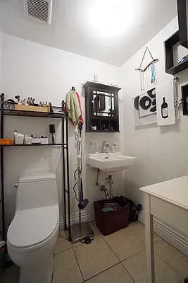 Rented by Rennit Inc. | media 13