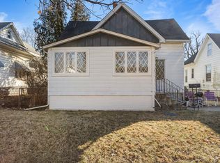 608 N Mulberry St, Clinton, IL 61727