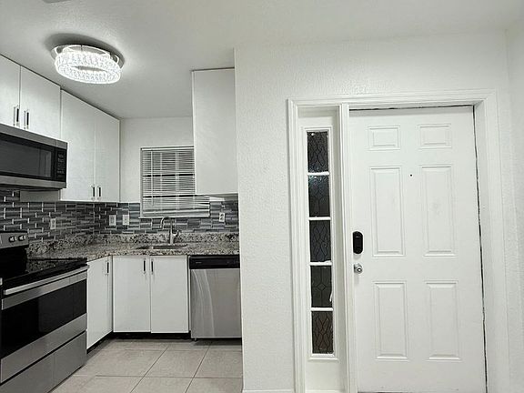 5th image of 2042 NE 167th St