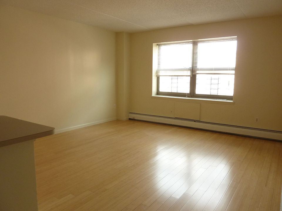 2nd image of 871 Elton Ave APT 4F