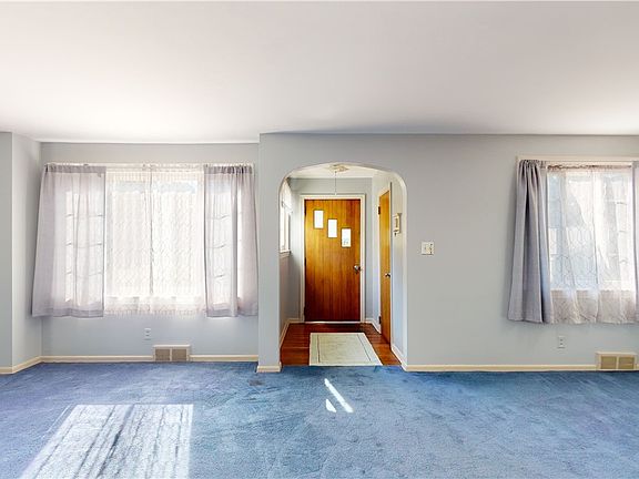 5th image of 447 Shorehaven Dr