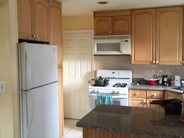 242 Main St — Photo 6