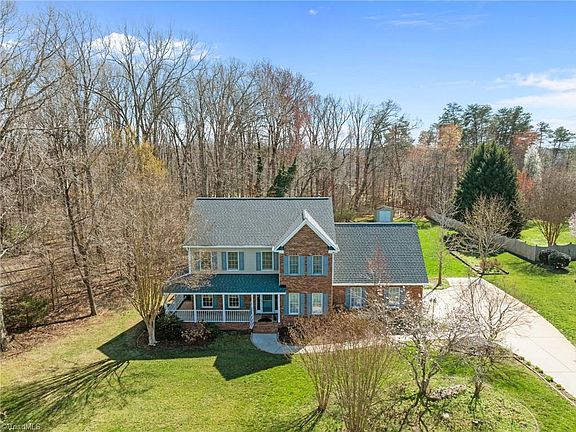 3rd image of 8092 Oak Creek Dr