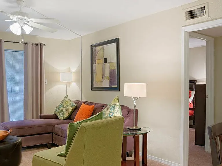 Del Lago Apartments — Photo 5
