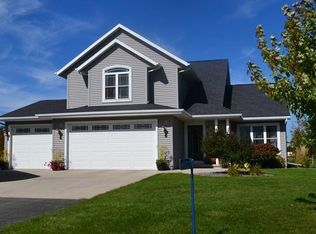 W5107 Valley Creek Rd, Fond Du Lac, WI 54937