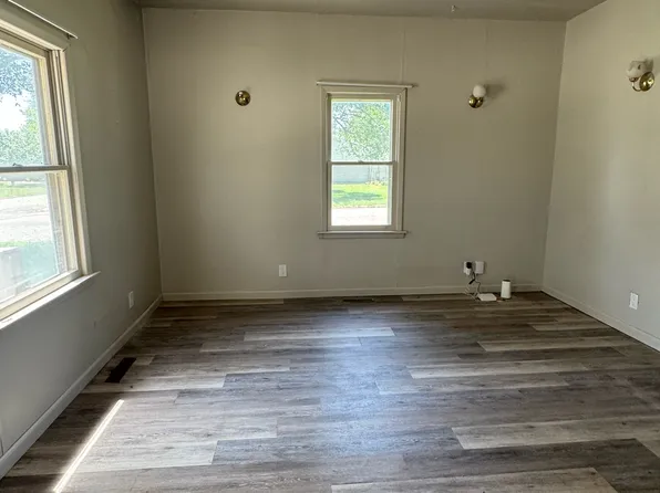 603 N Thompson St, Pratt, KS 67124