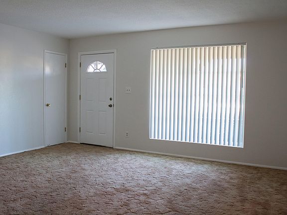 4th image of 3801 W Northview Ave