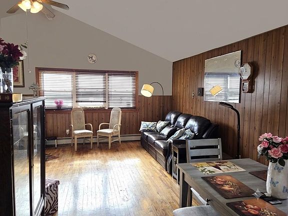 4th image of 89 Woodycrest Drive