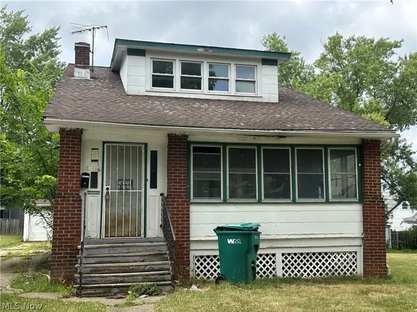 5578 Dalewood Ave, Maple Heights, OH 44137