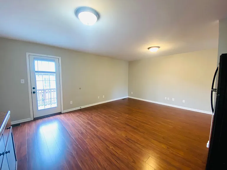 1728 Thistlewood Dr — Photo 10
