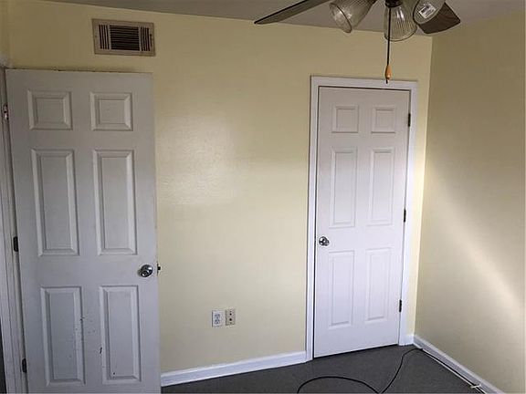 3rd image of 9033 Palm St
