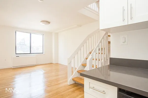 Rented by MNS Marketing | media 2