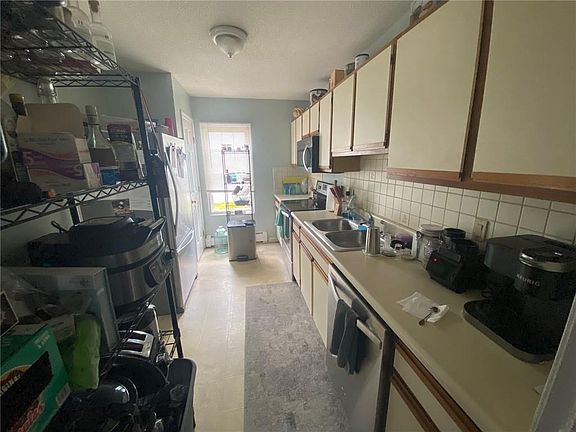 5th image of 565 Quaker Ln APT 11