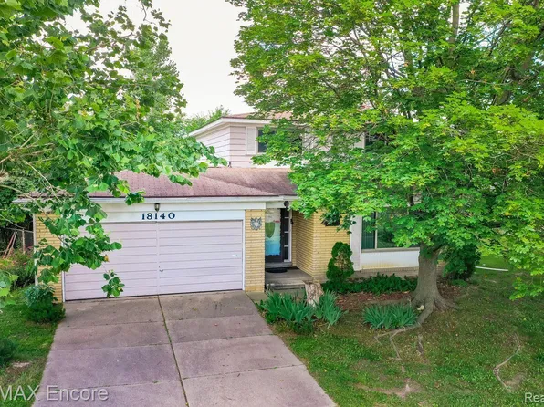 18140 Rainbow Dr, Lathrup Village, MI 48076