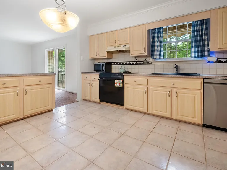 51 Christopher Mill Rd — Photo 11