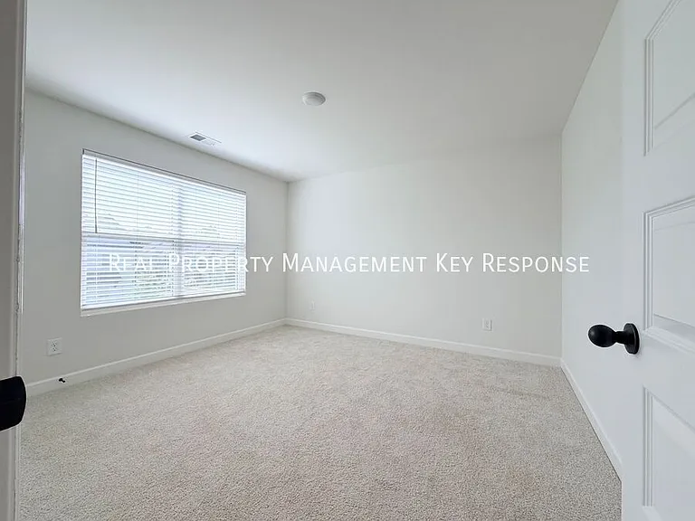 245 Holywell Dr #98 — Photo 12