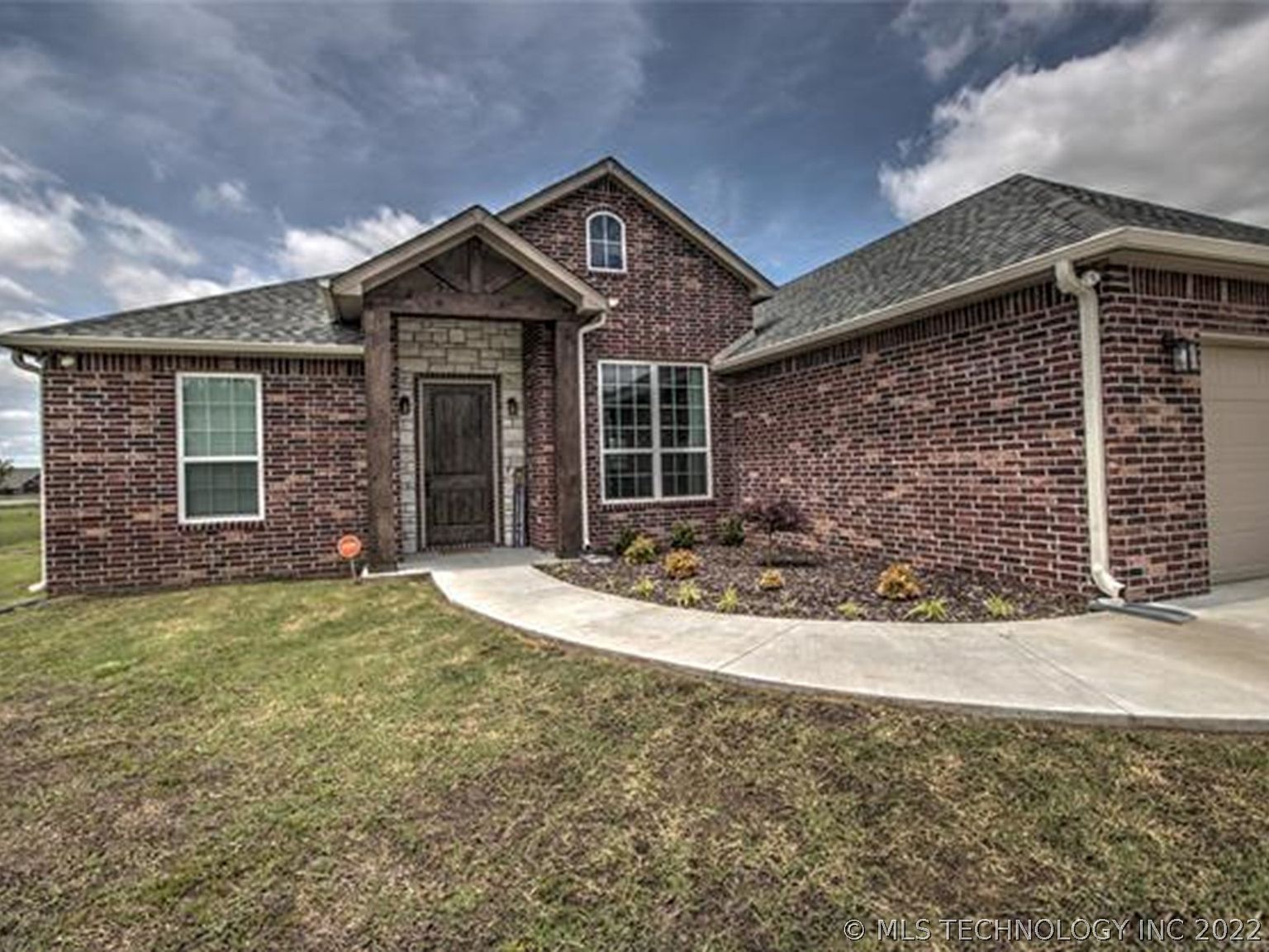 317 E 498th Cir, Pryor, OK 74361 | Zillow