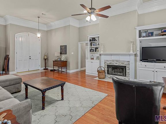5th image of 15166 Bluffwood Cir