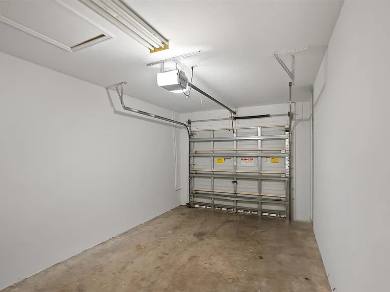 6094 Live Oak Ct #B — Photo 2