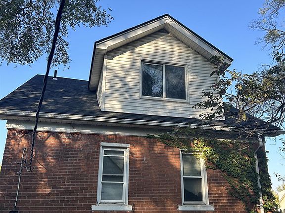 4th image of 18866 Hull Ave