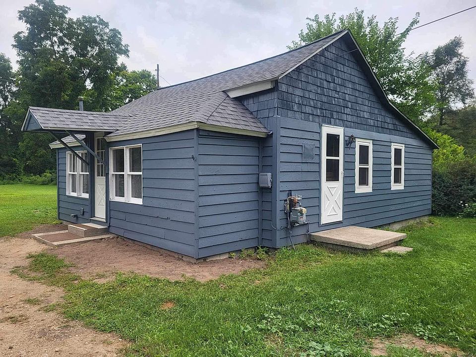 Exterior, front