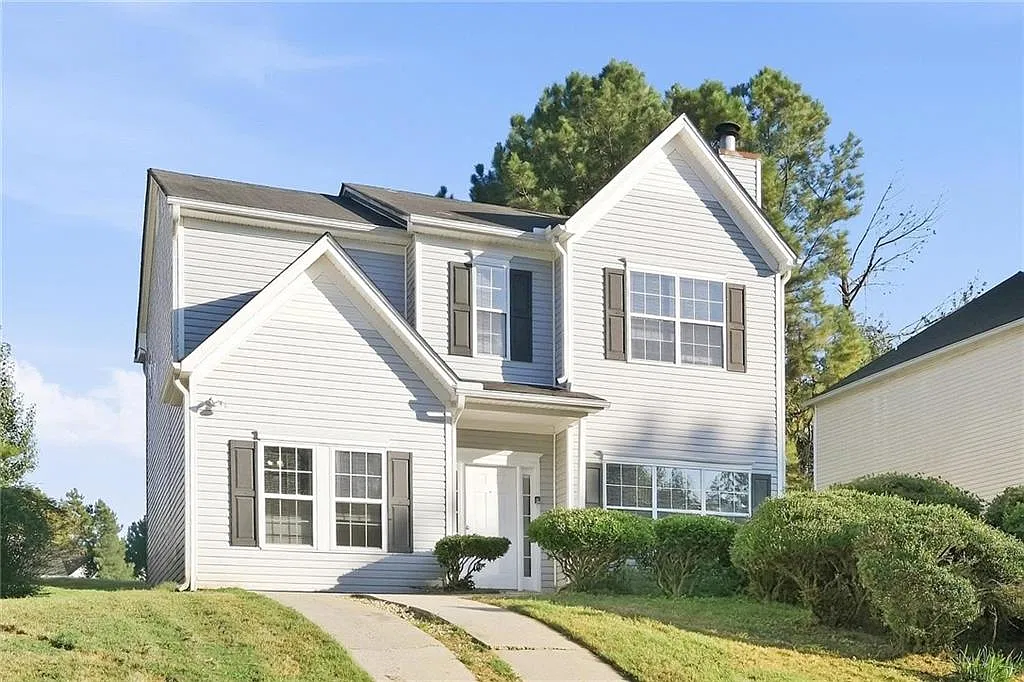 3 bed, 2.5 bath, 2088 sqft, $1,915 — Photo 2