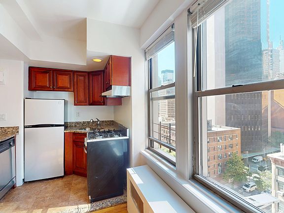 5th image of 301 E 38th St APT 10F