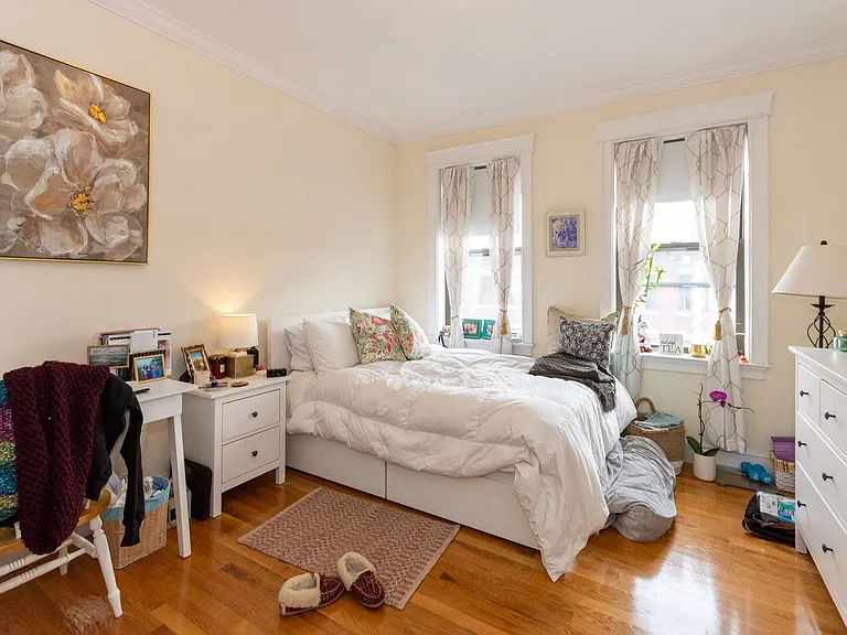 31 Glenville Ave #6 — Photo 4