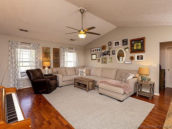 2nd image of 7003 Cedar Knoll Dr
