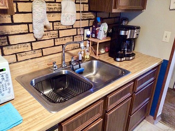 3rd image of 188 Oakhill Dr