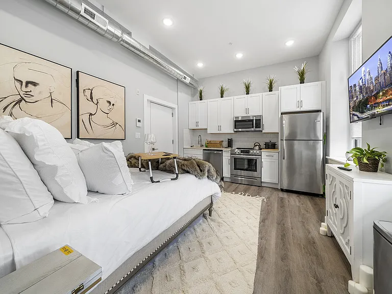 Dickinson Lofts — Photo 23