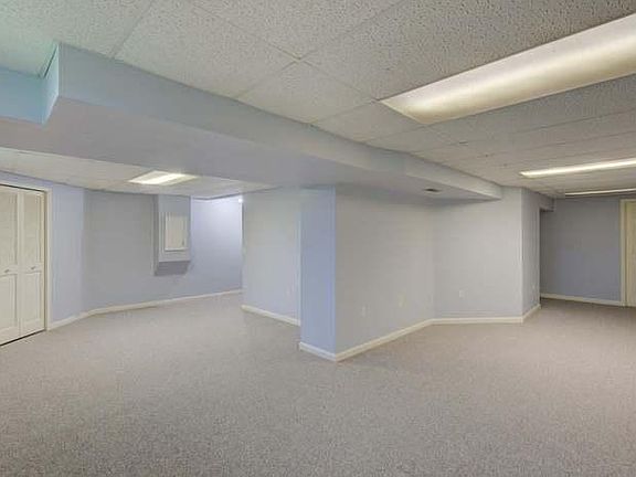 4th image of 7805 Clearwater Ct