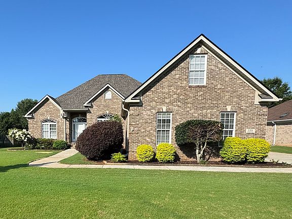 2nd image of 138 Sarah Jane Dr