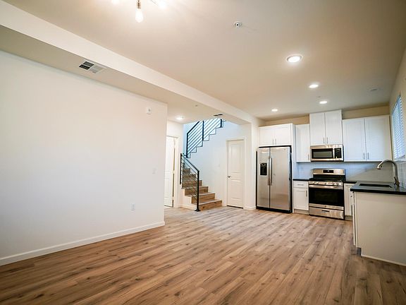 2nd image of 3863 Montclair St #2-4