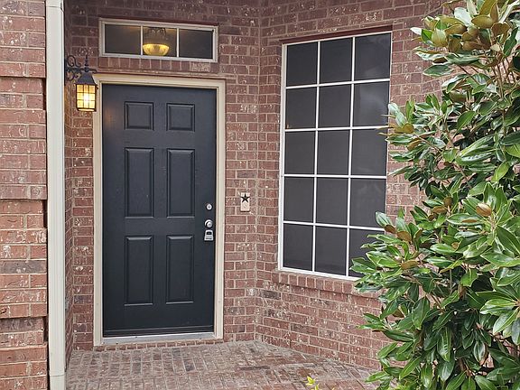 3rd image of 2301 Hickory Ct