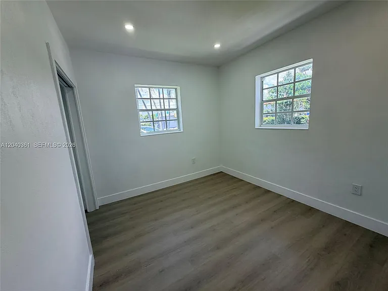 1525 SW 76th Ct — Photo 13
