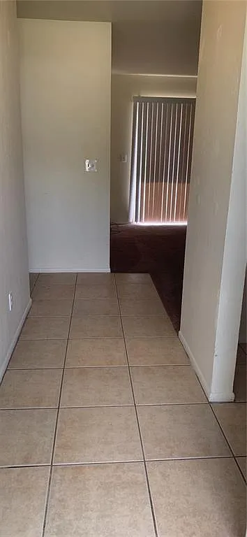 3 bed, 900 sqft, $1,695 — Photo 3