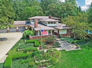 2S025 Grove Hill Dr, Batavia, IL 60510