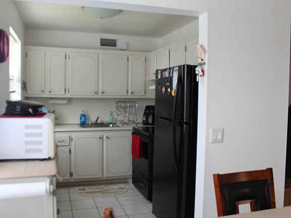 4th image of 136 Farnham F #136