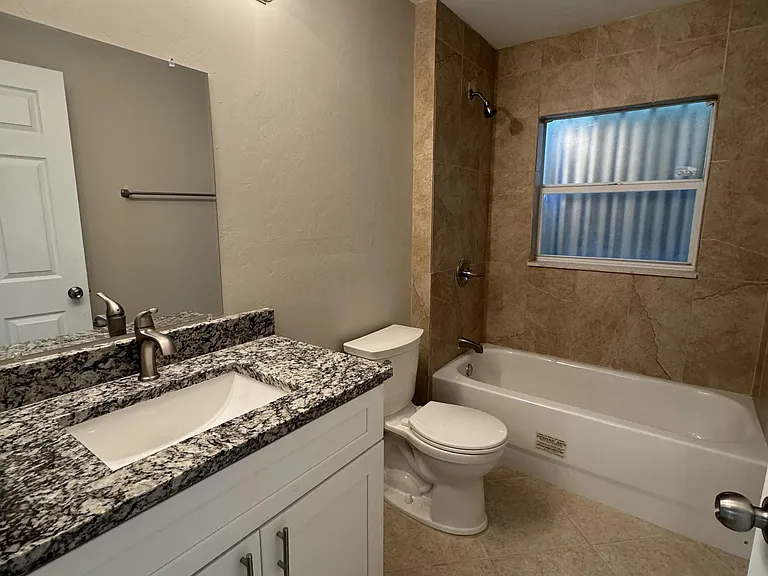 2502 38th St W — Photo 12