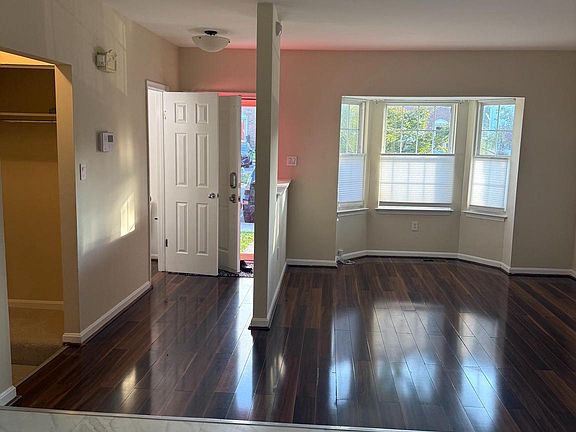 5th image of 18 Hunters Gate Ct