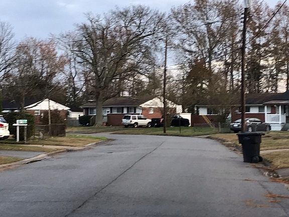 4th image of 625 McLean St