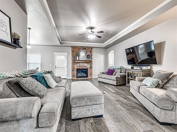 4th image of 5901 Saint James Pl