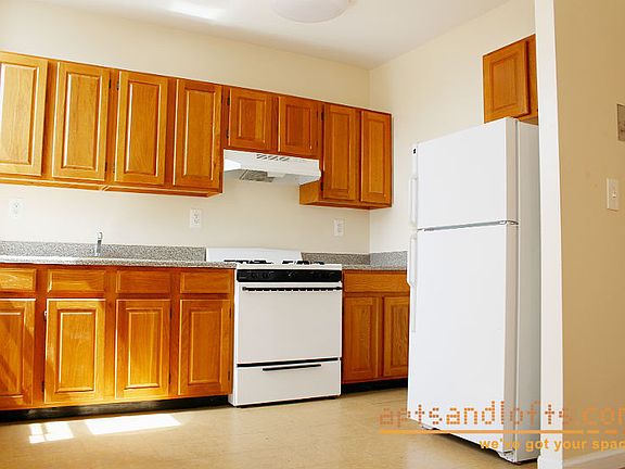 2nd image of 403 Chauncey St APT 2A