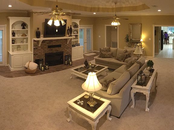 5th image of 15036 Laurelwood Dr
