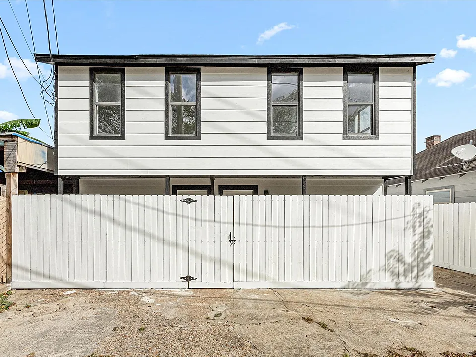 3229 Holman St #4